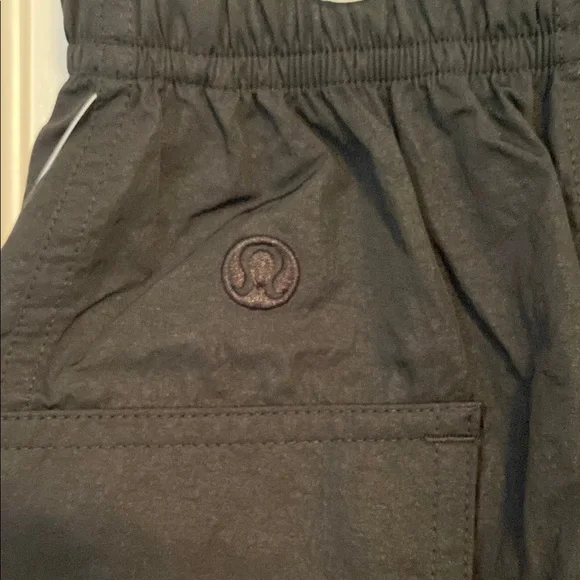 Lululemon Women’s Black Nylon Cargo Mini Skirt Size XS NWT - Picture 5 of 8